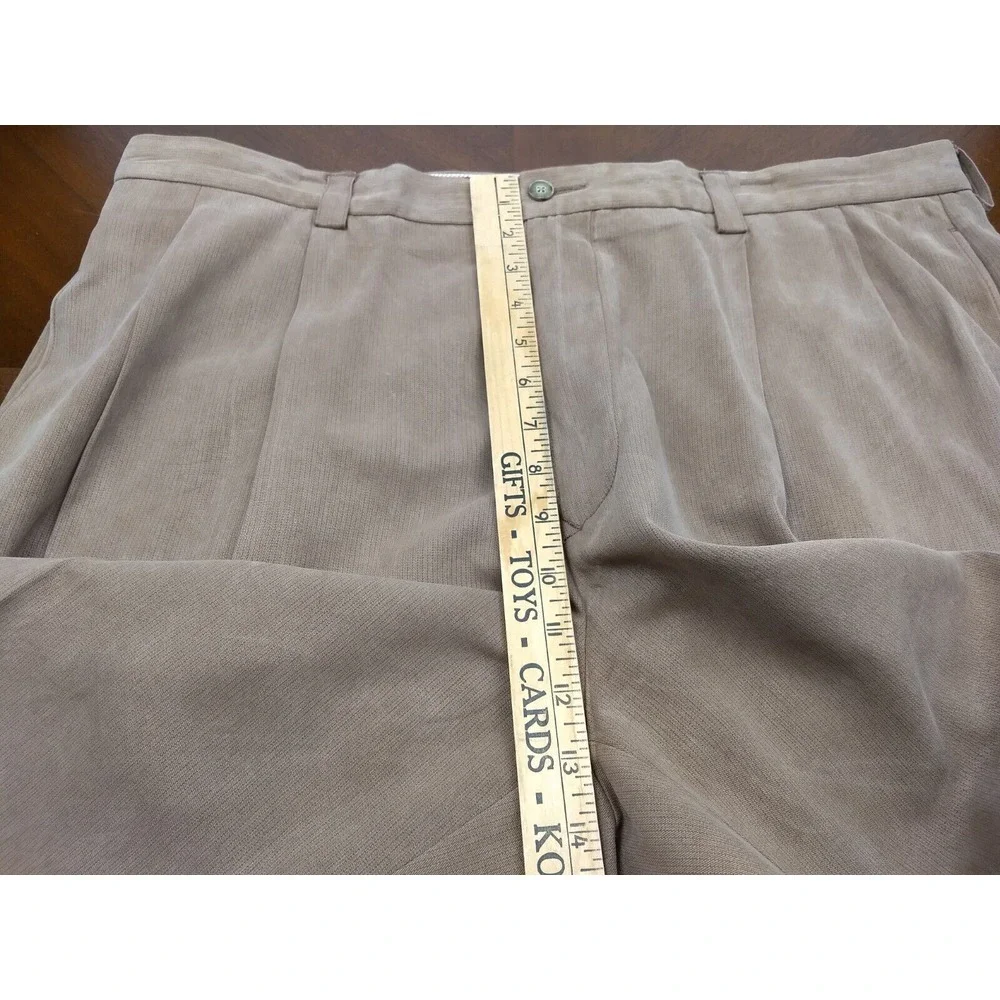 TOMMY BAHAMA Shorts Mens 38 Brown 100%‎ Silk Pleated Front Lightweight Chinos